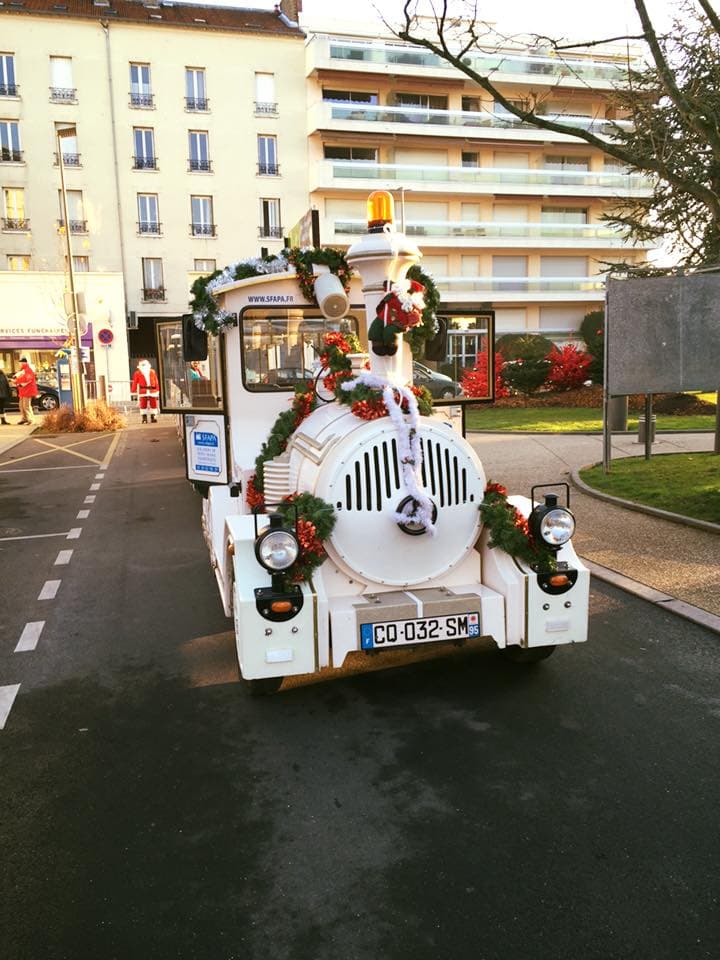 Christmas tourist train entertainment