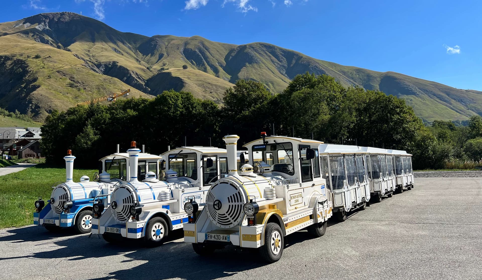 Petit train touristique SFAPA circulant en ville pour de la location événementielle