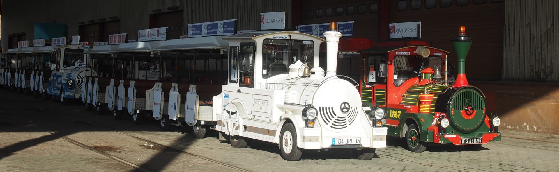 Transporting a petit train to its rental location