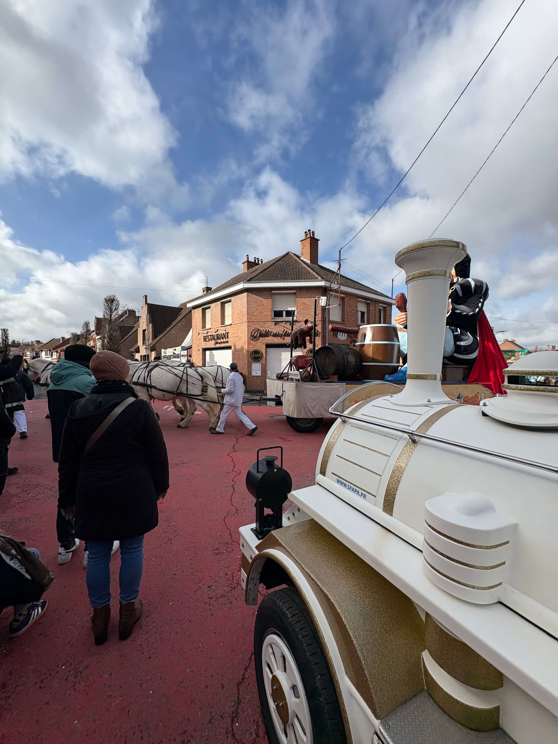 Animation Carnaval avec petit train SFAPA