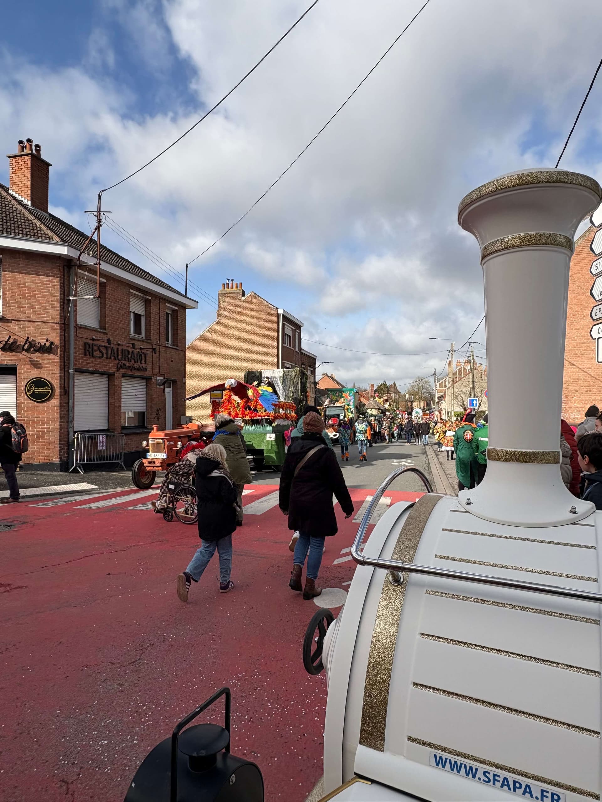 Petit train décoré pour le Carnaval