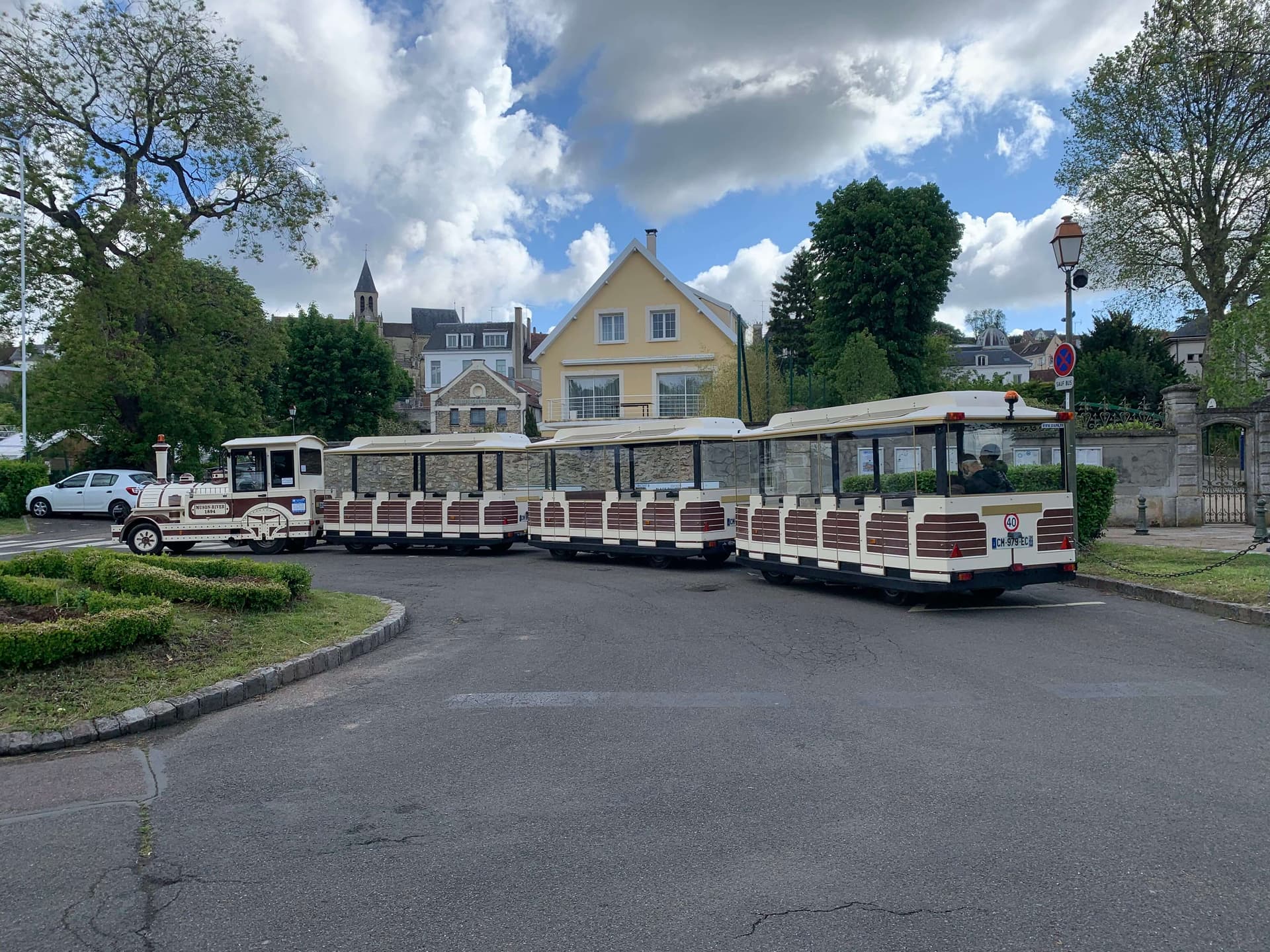Little train shuttle