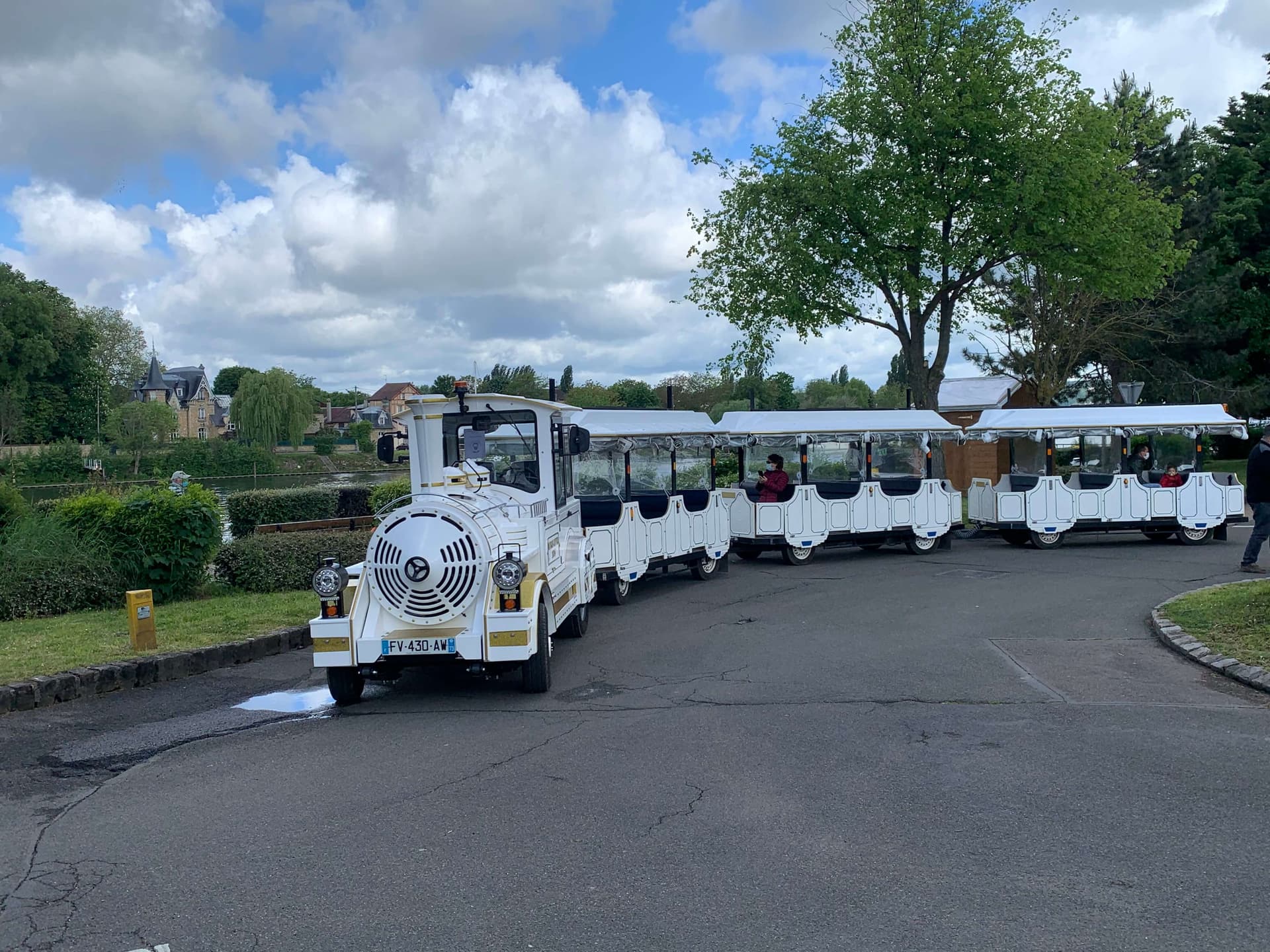 Little train shuttle